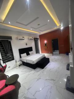 Tastefully furnished 4bedroom duplex - Lekki - 1