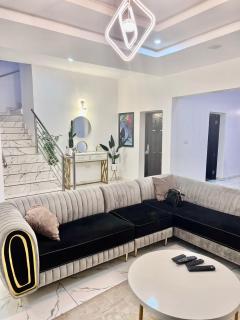Tastefully furnished 4 bedrooms available at mabuchi - Abuja - 7