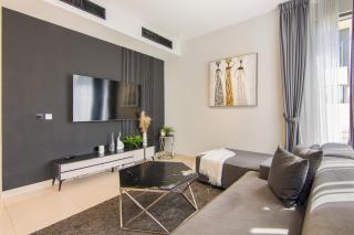 Elegant 4 bedrooms plus maid Villa in the Heart of Dubai Hills - 9