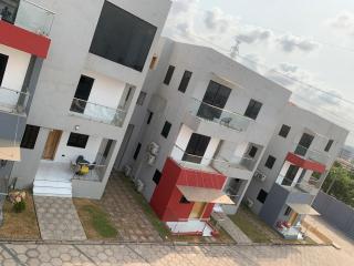 Luxury Modern 1 n 2 bed getaway - Dzorwulu - 9