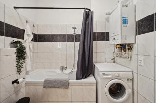 Helle Altbauwohnung 3 Zimmer & Balkon - Nahe TU & Zentrum - Dresda - 2