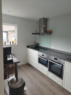 Comfortable and conveniently located home - Arnhem - 5