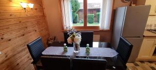 Elite Retreats 4U Lakeside Hot Tub Log Cabin at Tattershall Lakes Park - Tattershall - 8
