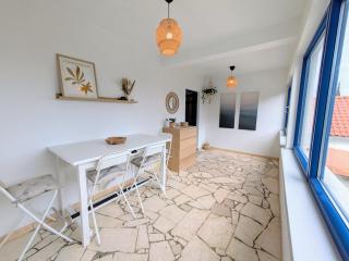 Spacious Apt with Panoramic Sea View - Stomorska - 9