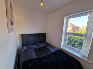 Large 3 bedroom home by Everton Club & LFC Stadium - Liverpool - 3