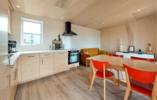 2 Bedroom Beautiful Home In Ambon - 5