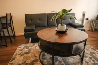 Swindon Cozy 2BR Retreat - Swindon - 6