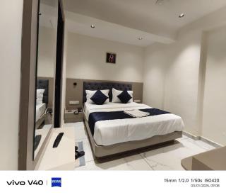 Hotel Royal city - Gandhinagar - 4