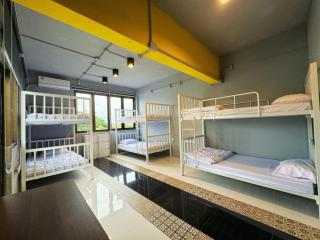 OYO 75465 Lucky Hostel - Huai Khwang - 9
