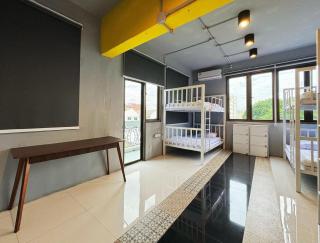 OYO 75465 Lucky Hostel - Huai Khwang - 1