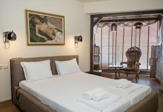 Modern Comfort & Vintage Charm with Panoramic View by Flat Mаnаger - 7