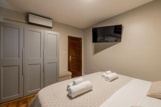 Green Oasis by Bačvice beach, private Parking & Garden - Casa Moro - Split - 1