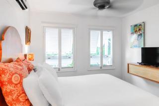 Elegant Bright 1BR Caribbean Suite - Steps from Ocean - 1