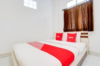 Hotel O near Plaza Ambarrukmo Yogyakarta formerly Wisma Arya 2 - 4