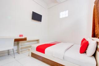 Hotel O near Plaza Ambarrukmo Yogyakarta formerly Wisma Arya 2 - 3
