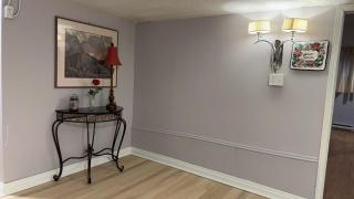 Renovated 2 Queen Beds Unit with Private Kitchen and Bathroom Near Yonge Street Basement - Richmond Hill - 5