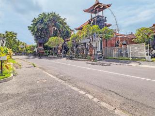 Townhouse Oak Signature Hotel - Sanur - 1