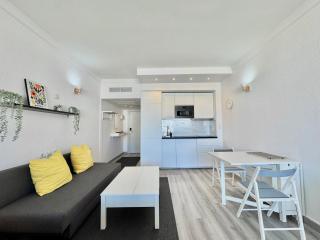 LaFrenchTouch - Estudio con vista al puerto - Fuengirola - 1