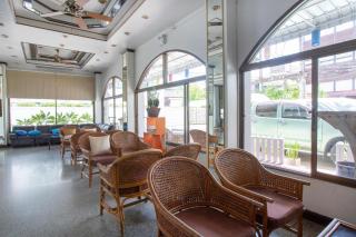 Super OYO 1096 Winner Inn Hotel - 2