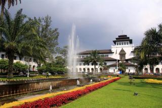 Hotel O Dago Near Bandung Zoo Formerly Chatter Place - Bandung - 8