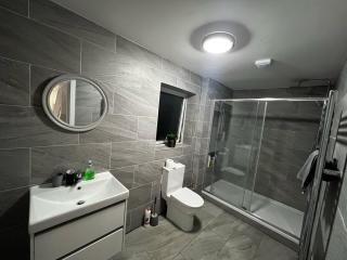 Modern House in Luton - Upper Sundon - 9