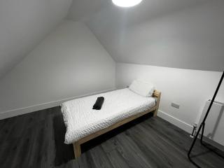 Modern House in Luton - Upper Sundon - 1
