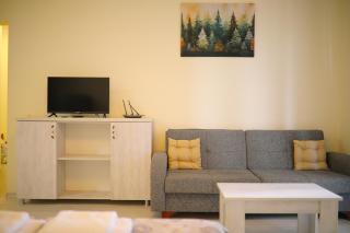 Cozy Apartment Near The Beach - 8