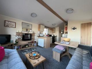 Beachlands - Porchfield - 6