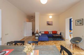 3BR Central and Spacious Apt Vera - by Wehost - Tbilisi - 7