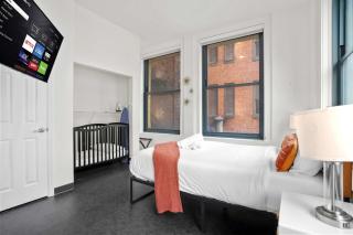 CozySuites Stunning 1BR in Downtown Pitts #5 - 2