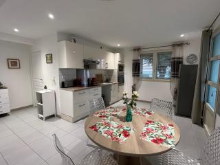 F2 REZ DE VILLA ENTRE MER ET MONTAGNE - 0