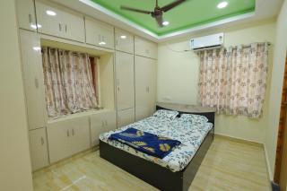 Bhakti Bliss Homestay - 2BHK modern Apartment with AC, Wifi and Android TV - Tirupati - 2
