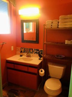 Idyllic Getaway with Ocean Views in Captain Cook, Hawaii - 7