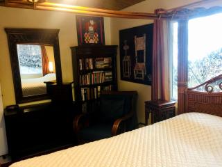 Idyllic Getaway with Ocean Views in Captain Cook, Hawaii - 5