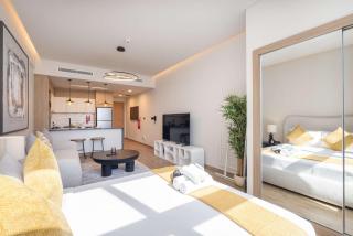 Mesmerizing Studio Located in the Center of JVC - Dubai - 1