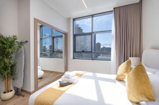 Mesmerizing Studio Located in the Center of JVC - Dubai - 3