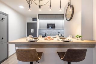 Central - Balcony - NEW - Comfy - 8