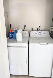 2BR Tropical Retreat A 3Mins to Beach - 1
