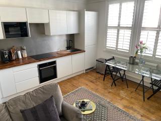 Georgian Apartment Near centre - Bath - 0