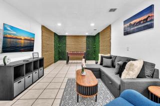 Hollywood Beach & Casino Heated Pool House - 2