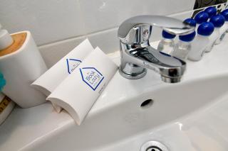 By The Sea - central with free parking - 3