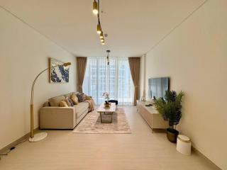 Spacious Luxury 1br Jvc Balcony & Pool - 1