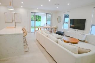Luxury Home in the Heart of Western Sydney - - 2