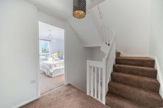 Spacious 4 Bedroom Townhouse London With Garden - Ealing - 2