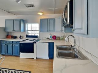 Surfside Crab Retreat - Surfside Beach - 7