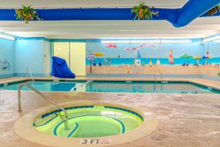 Beach Colony Resort Unit 1405 - Beautiful Oceanfront Condo - 1 bedroom, 1 bath - Perfect for 6! - Myrtle Beach - 4