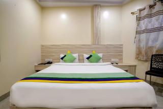 The KIWWI Hotel - Bombay - 1