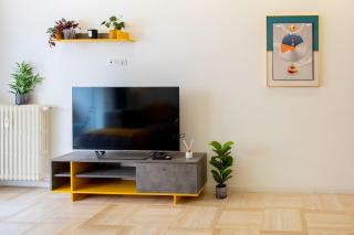 L38 Hobeika Suite Fleur 7min Walk To Beach,Free Park,Balc&AC - Nice - 9