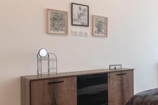 L38 Hobeika Suite Fleur 7min Walk To Beach,Free Park,Balc&AC - Nice - 1