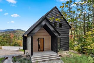 Modern Cabin, Space Vibes, Pools, Views, Secret Nook - 0